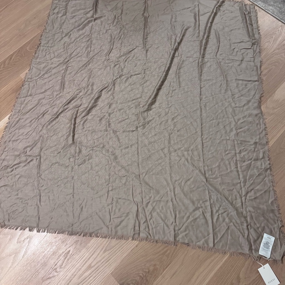 Gucci scarf